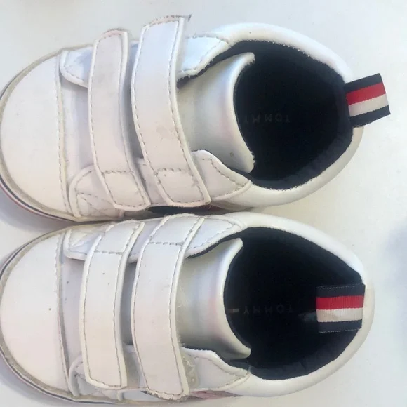 Baby Tommy Hilfiger size 4 hook & loop - Picture 2 of 5